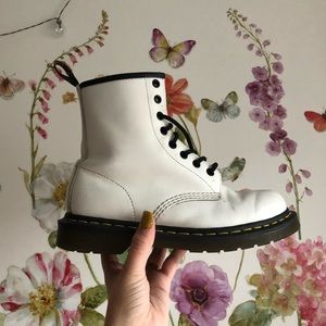 FINAL PRICE White Dr Martens